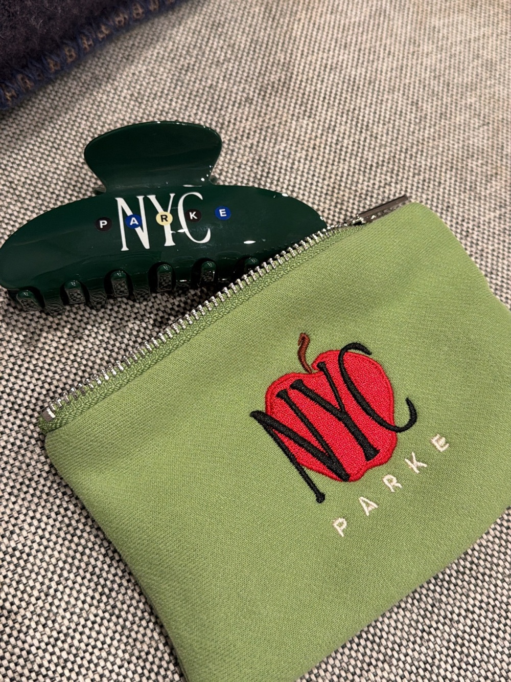 PARKE NYC POP UP- NYC SUBWAY Green Claw Clip and Green NYC Zip Pouch Set